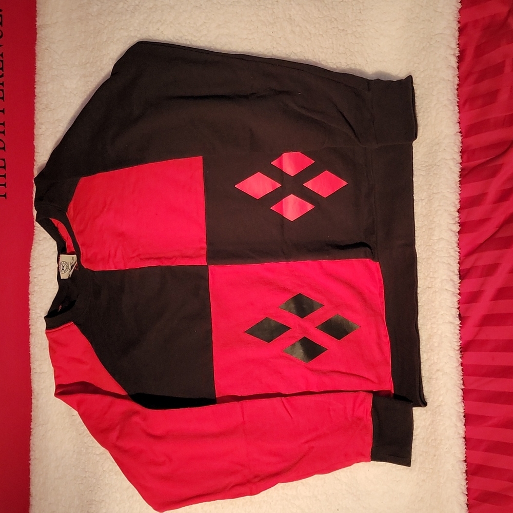 Harley Quinn Black and Red Sweater Size Medium NWOT